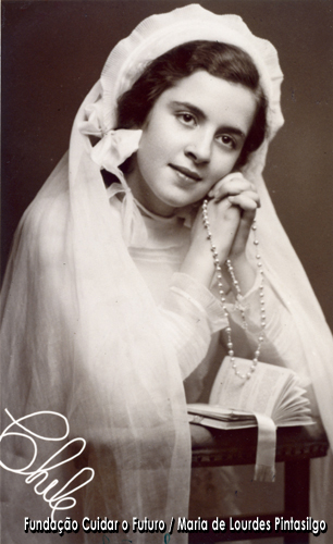 Maria de Lourdes Pintasilgo no dia da comunhão solene