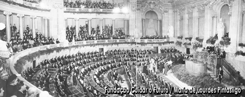 Maria de Lourdes Pintasilgo na Assembleia Nacional