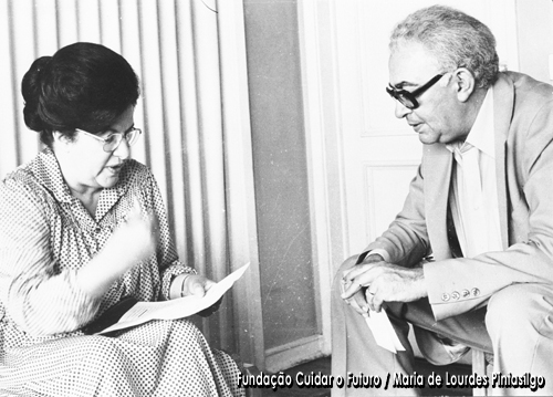 Maria de Lourdes Pintasilgo com o irmão José Manuel Matos Ruivo da Silva Pintasilgo na sua residência