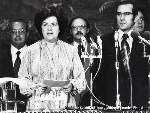Maria de Lourdes Pintasilgo a discursar durante a cerimónia da tomada de posse como primeira-ministra do V Governo Constitucional